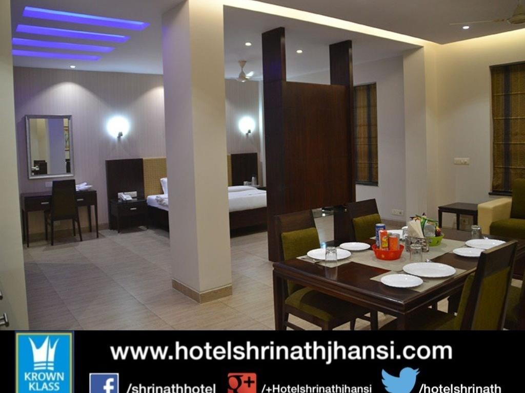 Hotel Shrinath Palace Órcsha Szoba fotó