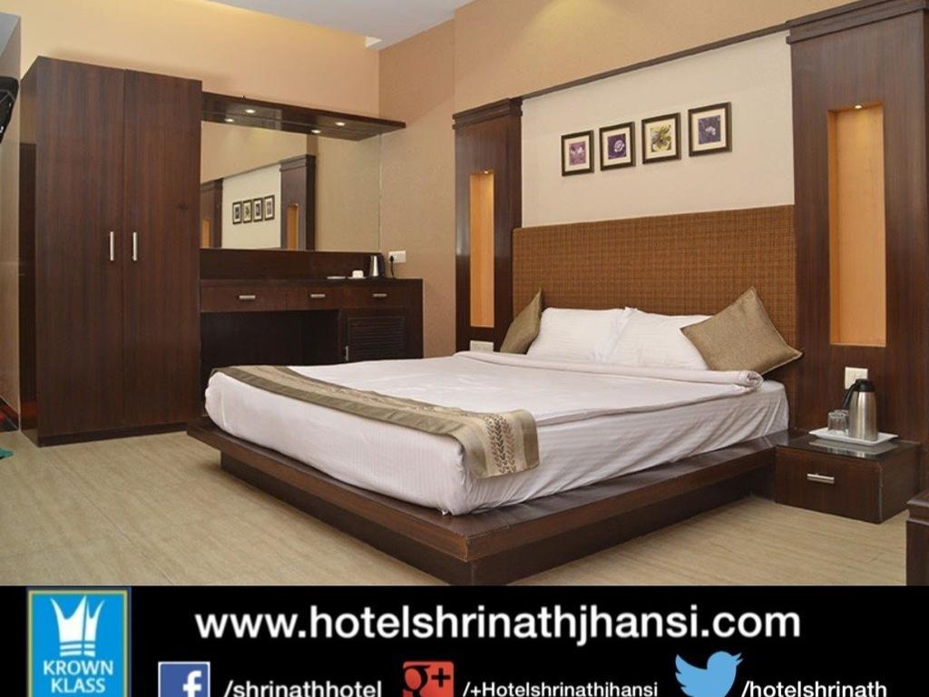 Hotel Shrinath Palace Órcsha Szoba fotó